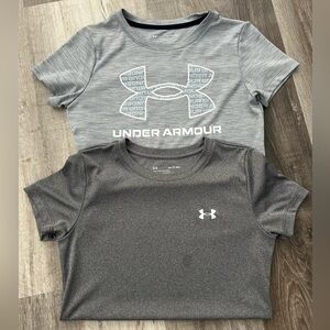 Women’s Under Armour shirt bundle of 2, Size XS. See Details Disclosing Stains.